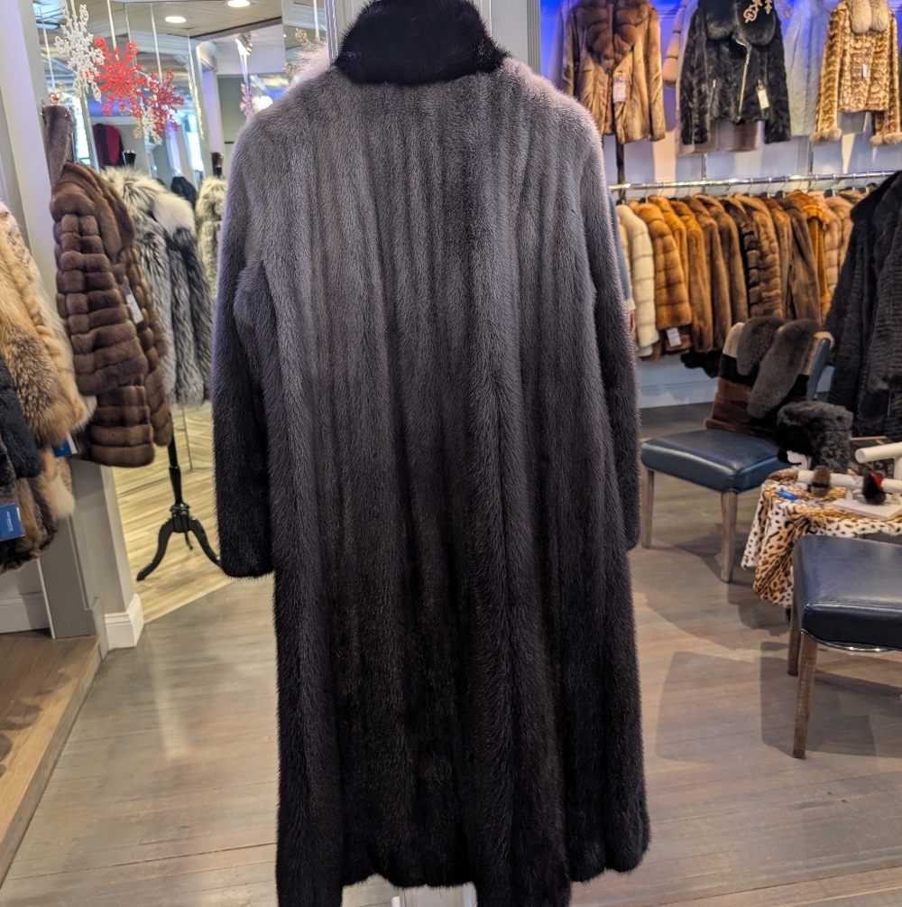Elegant Gray Emilio Gucci Mink Fur Coat